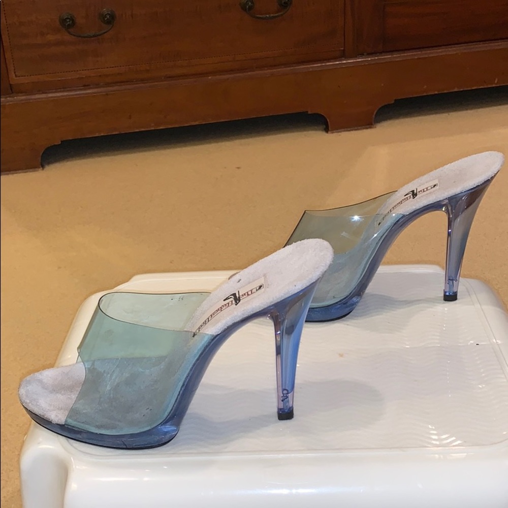 Heels - Picture 4 of 5